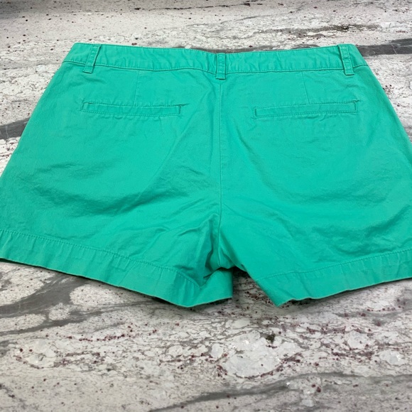 Khaki shorts - Picture 2 of 3